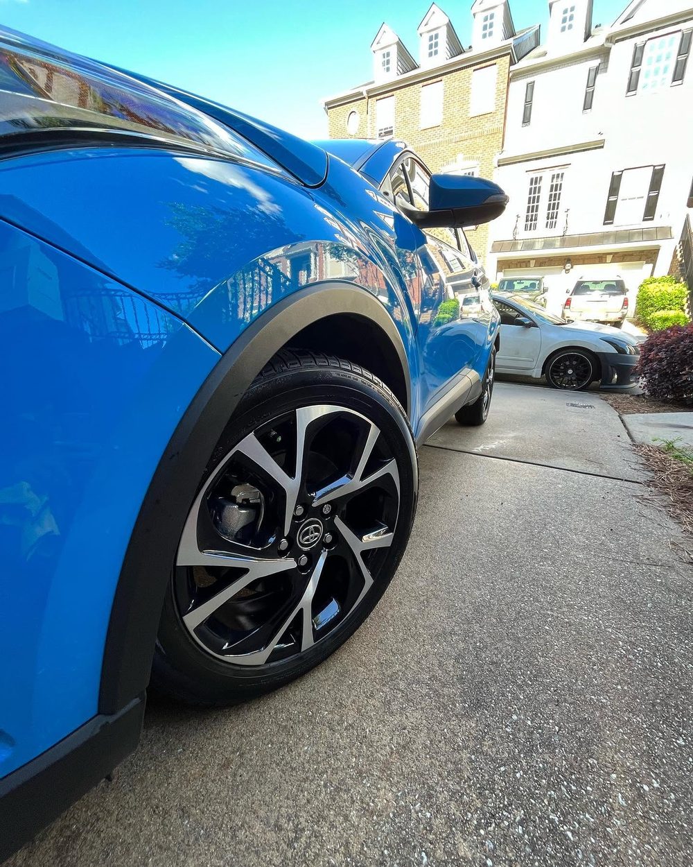 Clean shined wheel and tire after mobile detailing in Atlanta, GA